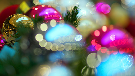 Sparkling christmas bauble loop.